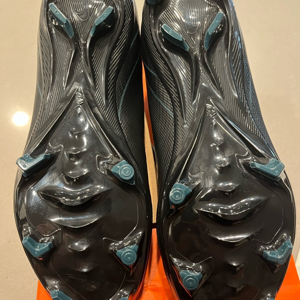 Nike Black and Teal Athletic Shoes